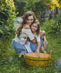 Mother's Day image - Red Apple Reading