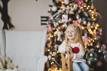 Christmas Stories That Will Tickle Your Funny Bone / Red Apple Reading Blog